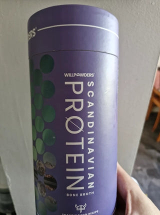 WillPowders customer showing purple Protein tub